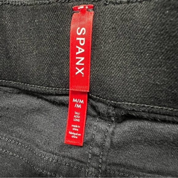 🆕 SPANX Clean Black Skinny Jeans Tall - Picture 5 of 13